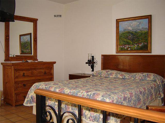 Hotel Isabel Guadalajara Oda fotoğraf
