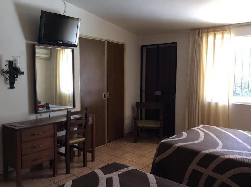 Hotel Isabel Guadalajara Dış mekan fotoğraf